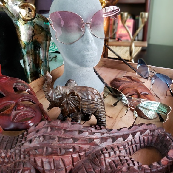 Oversized Butterfly Metal Frame Sunglasses - Picture 5 of 5